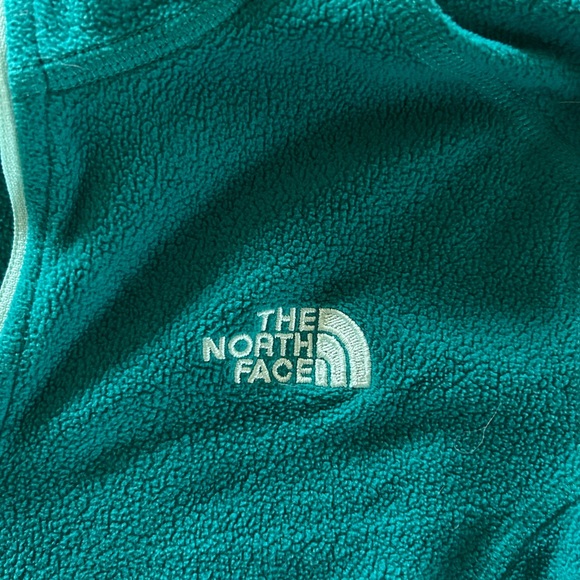 Women’s North Face Fleece - Picture 2 of 3